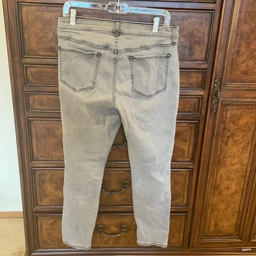 Old Navy Rockstar Mid Rise gray jeans - Picture 7 of 11